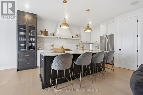 1886 Fountain Grass Drive, London South (South B), ON - Indoor