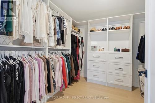 1886 Fountain Grass Drive, London South (South B), ON - Indoor With Storage
