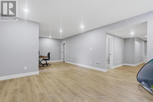 1886 Fountain Grass Drive, London South (South B), ON - Indoor