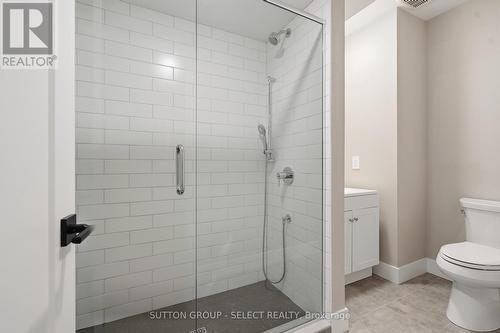 1886 Fountain Grass Drive, London South (South B), ON - Indoor Photo Showing Bathroom