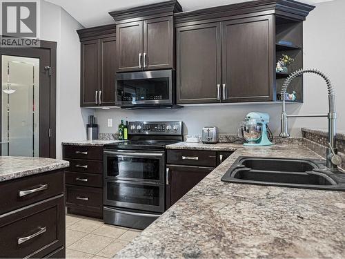 143 Eagle Crescent, Williams Lake, BC - Indoor Photo Showing Kitchen With Double Sink