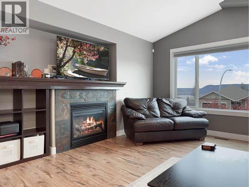 143 Eagle Crescent, Williams Lake, BC - Indoor Photo Showing Living Room With Fireplace