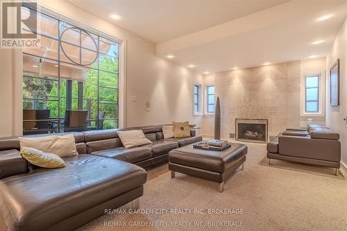 86 Tremont Drive, St. Catharines (Glendale/Glenridge), ON - Indoor Photo Showing Living Room With Fireplace