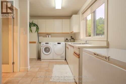86 Tremont Drive, St. Catharines (Glendale/Glenridge), ON - Indoor Photo Showing Laundry Room