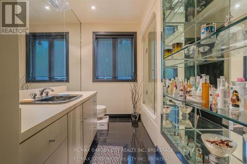 86 Tremont Drive, St. Catharines (Glendale/Glenridge), ON - Indoor Photo Showing Bathroom