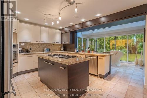 86 Tremont Drive, St. Catharines (Glendale/Glenridge), ON - Indoor Photo Showing Kitchen