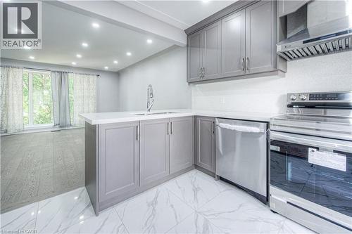 279 Dixon Street, Kitchener, ON - Indoor Photo Showing Kitchen
