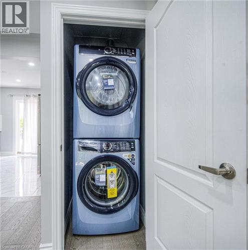 279 Dixon Street, Kitchener, ON - Indoor Photo Showing Laundry Room