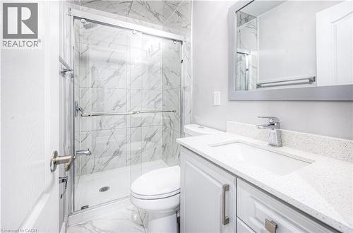279 Dixon Street, Kitchener, ON - Indoor Photo Showing Bathroom