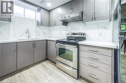 279 Dixon Street, Kitchener, ON - Indoor Photo Showing Kitchen With Stainless Steel Kitchen With Upgraded Kitchen