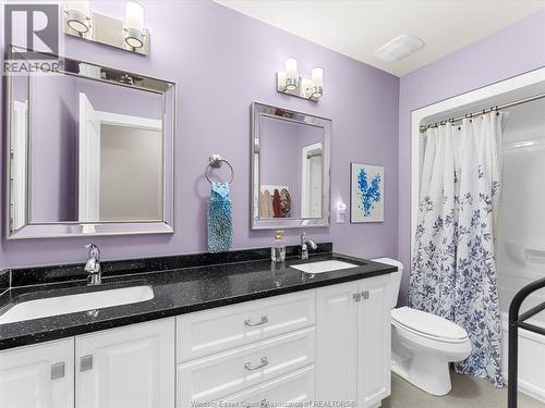 65 Augustus, Lasalle, ON - Indoor Photo Showing Bathroom
