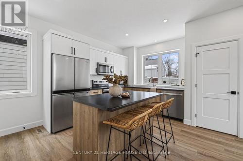 51177 Ron Mcneil Line E, Malahide (Springfield), ON - Indoor Photo Showing Kitchen