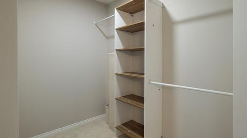 14-2300 Silver Place, Kelowna, BC - Indoor Photo Showing Other Room