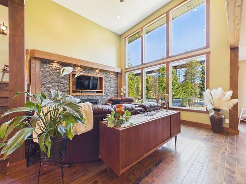 108 River Drive, Cranbrook, BC - Indoor With Fireplace