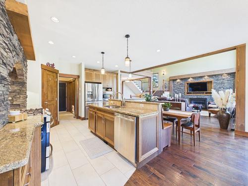 108 River Drive, Cranbrook, BC - Indoor Photo Showing Kitchen