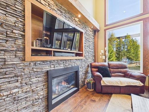108 River Drive, Cranbrook, BC - Indoor Photo Showing Other Room With Fireplace