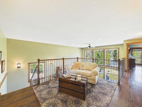 108 River Drive, Cranbrook, BC - Indoor Photo Showing Living Room
