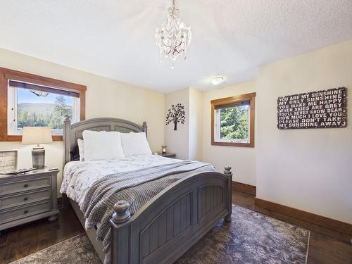 108 River Drive, Cranbrook, BC - Indoor Photo Showing Bedroom