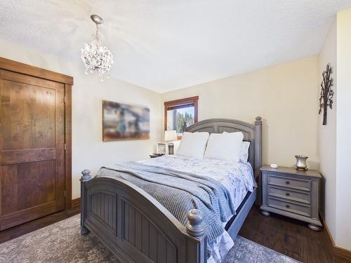 108 River Drive, Cranbrook, BC - Indoor Photo Showing Bedroom