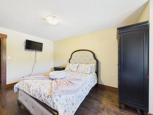 108 River Drive, Cranbrook, BC - Indoor Photo Showing Bedroom