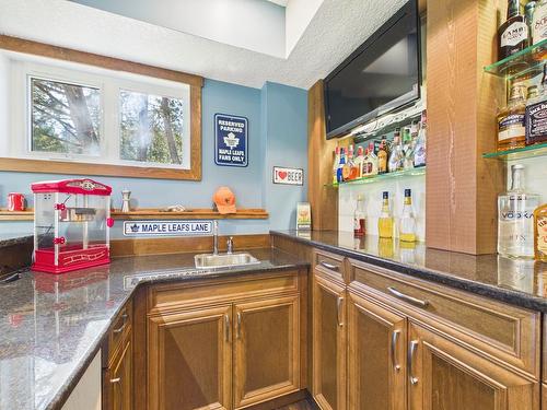 108 River Drive, Cranbrook, BC - Indoor Photo Showing Kitchen