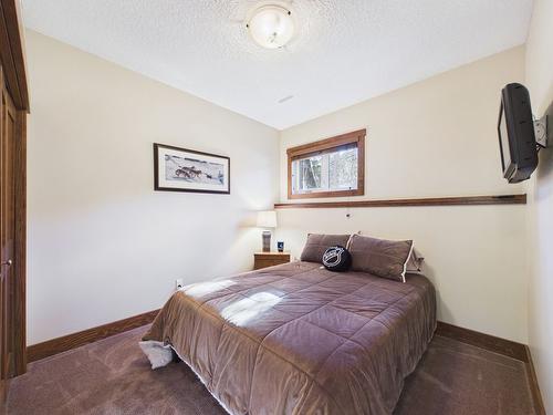 108 River Drive, Cranbrook, BC - Indoor Photo Showing Bedroom