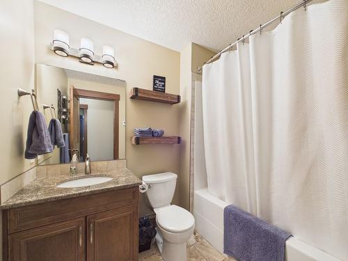 108 River Drive, Cranbrook, BC - Indoor Photo Showing Bathroom