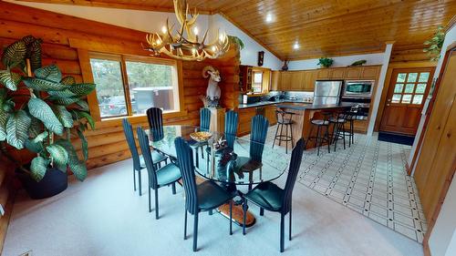 6006 Wolf Creek Road, Wasa, BC - Indoor Photo Showing Dining Room
