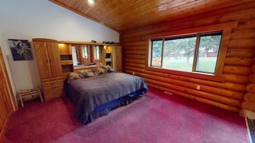 6006 Wolf Creek Road, Wasa, BC - Indoor Photo Showing Bedroom