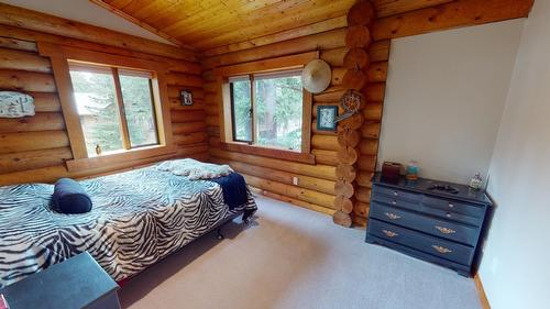 6006 Wolf Creek Road, Wasa, BC - Indoor Photo Showing Bedroom