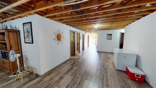 6006 Wolf Creek Road, Wasa, BC - Indoor