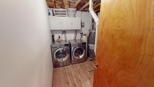 6006 Wolf Creek Road, Wasa, BC - Indoor Photo Showing Laundry Room
