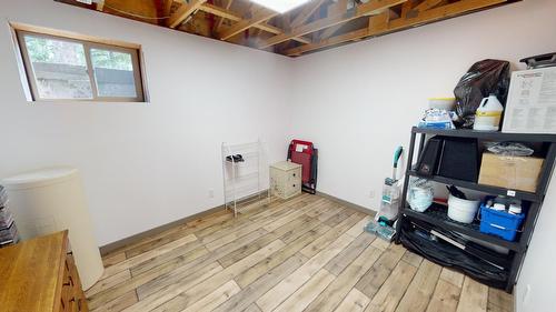 6006 Wolf Creek Road, Wasa, BC - Indoor