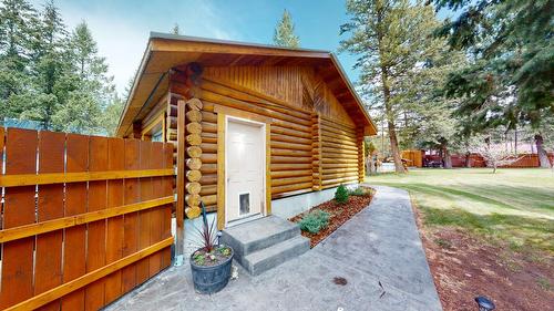 6006 Wolf Creek Road, Wasa, BC - Outdoor