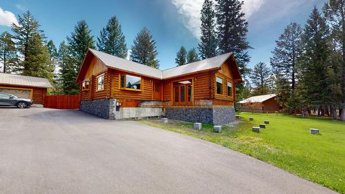 6006 Wolf Creek Road, Wasa, BC - Outdoor