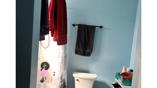 123 13Th Avenue, Cranbrook, BC - Indoor Photo Showing Bathroom