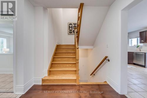 5811 Page Crescent, Burlington, ON - Indoor Photo Showing Other Room