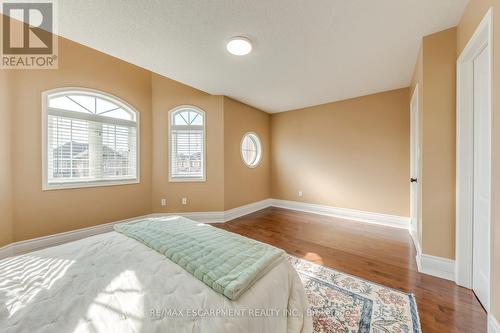 5811 Page Crescent, Burlington, ON - Indoor Photo Showing Bedroom