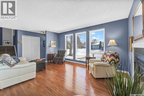 703 Candle Court, Saskatoon, SK - Indoor Photo Showing Living Room