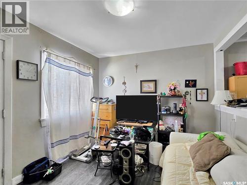 203 U Avenue S, Saskatoon, SK - Indoor