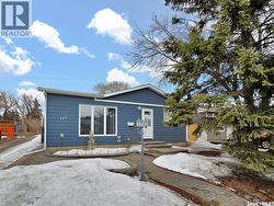 119 Spinks DRIVE  Saskatoon, SK S7H 4G8