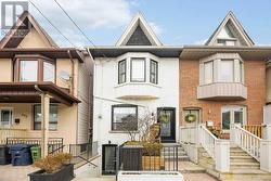 4 - 793 PAPE AVENUE  Toronto, ON M4K 3T2