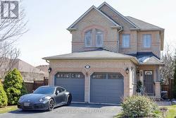 116 MOJAVE CRESCENT Richmond Hill, ON L4S 1R8