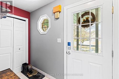 59 Dales Drive, Mapleton, ON - Indoor Photo Showing Other Room