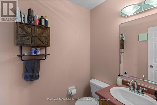 59 Dales Drive, Mapleton, ON - Indoor Photo Showing Bathroom