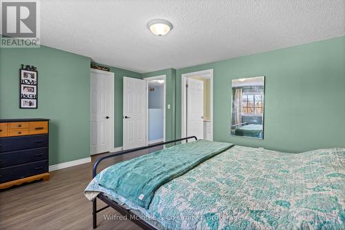 59 Dales Drive, Mapleton, ON - Indoor Photo Showing Bedroom
