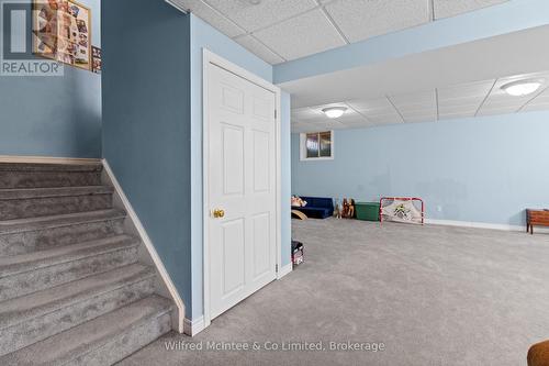 59 Dales Drive, Mapleton, ON - Indoor Photo Showing Other Room