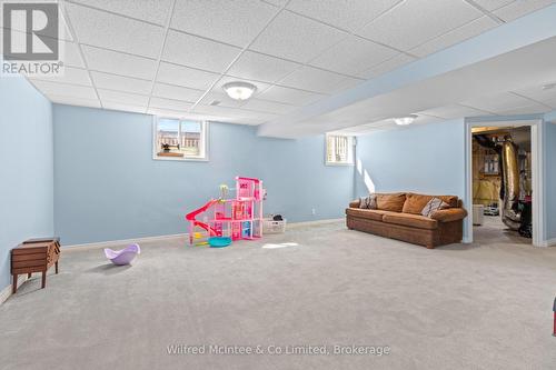 59 Dales Drive, Mapleton, ON - Indoor Photo Showing Other Room