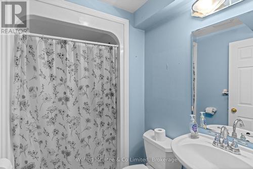 59 Dales Drive, Mapleton, ON - Indoor Photo Showing Bathroom