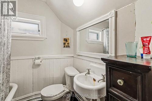 86 Pinhey Street, Ottawa, ON - Indoor Photo Showing Bathroom